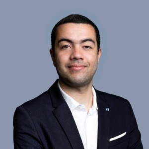 André
